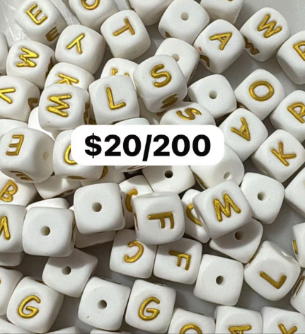 Silicone square letter beads